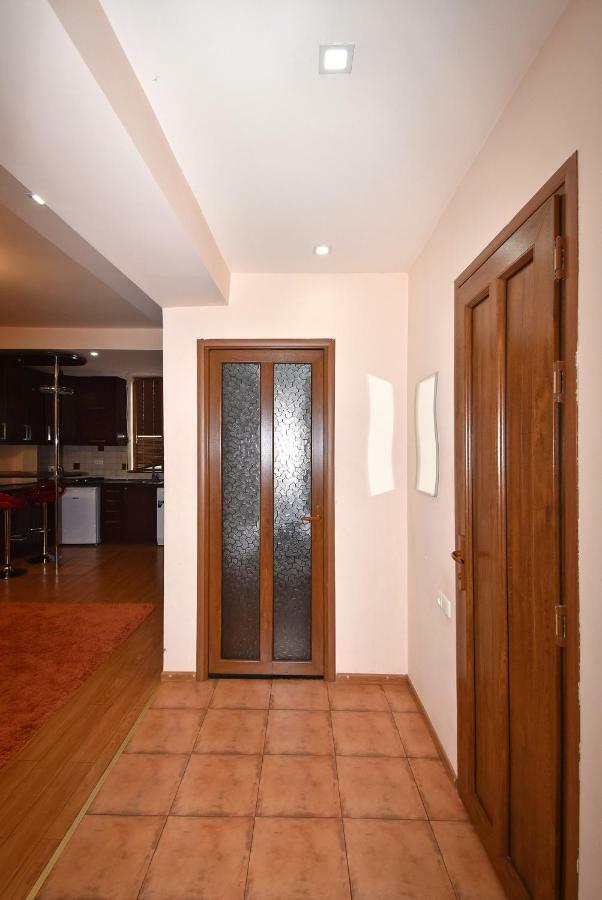 Apartments In Center Of Yerevan,Koghbatsi 1A Street מראה חיצוני תמונה