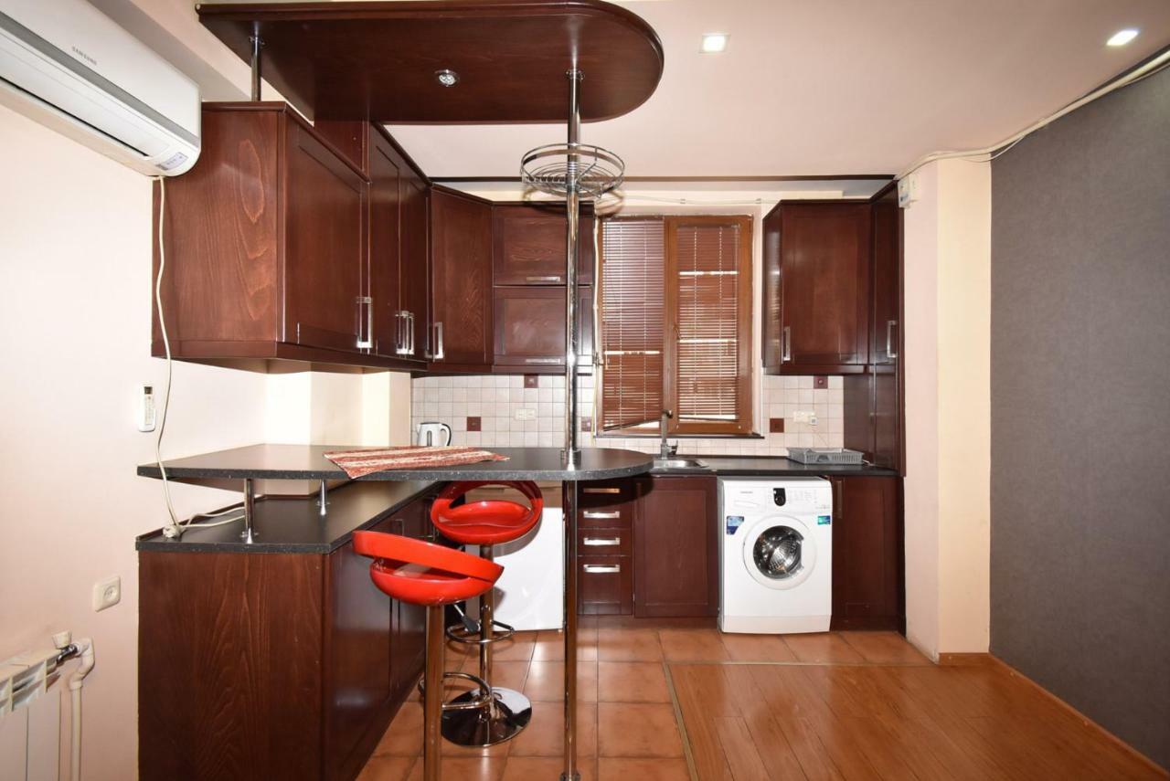 Apartments In Center Of Yerevan,Koghbatsi 1A Street מראה חיצוני תמונה