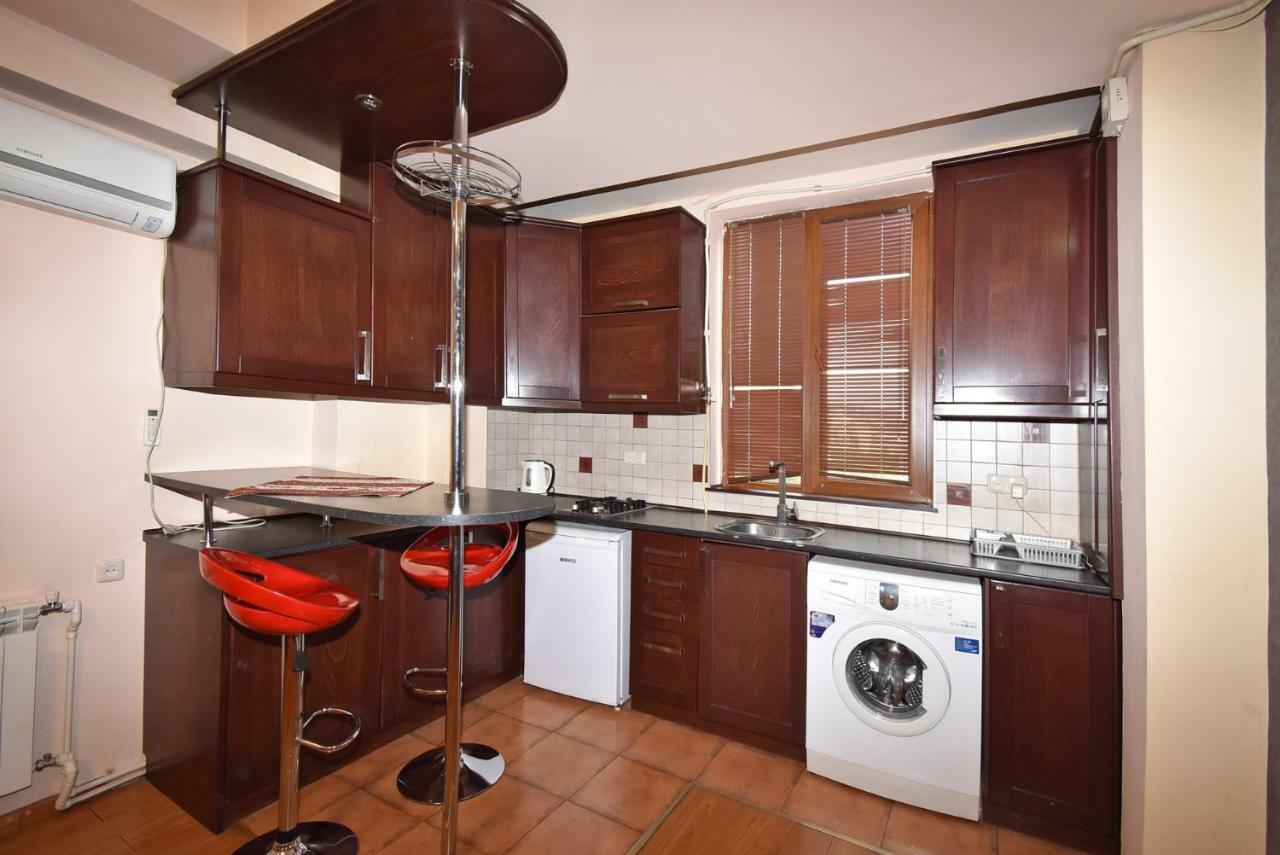 Apartments In Center Of Yerevan,Koghbatsi 1A Street מראה חיצוני תמונה
