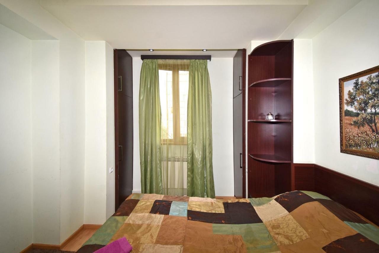 Apartments In Center Of Yerevan,Koghbatsi 1A Street מראה חיצוני תמונה