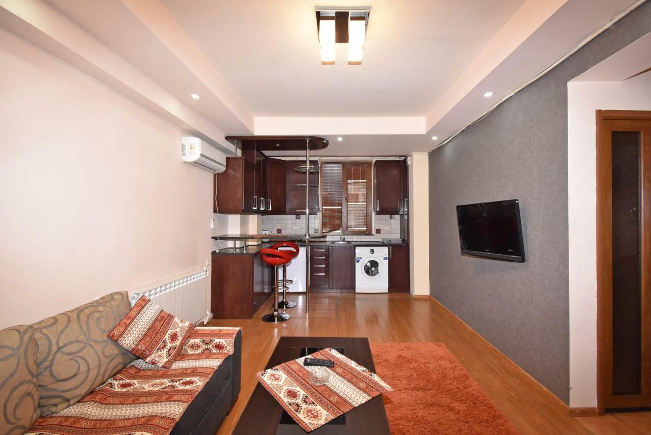 Apartments In Center Of Yerevan,Koghbatsi 1A Street מראה חיצוני תמונה